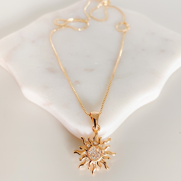 🎉Host Pick🎉 Sun Ray Necklace | 18k Gold Filled - Picture 3 of 7